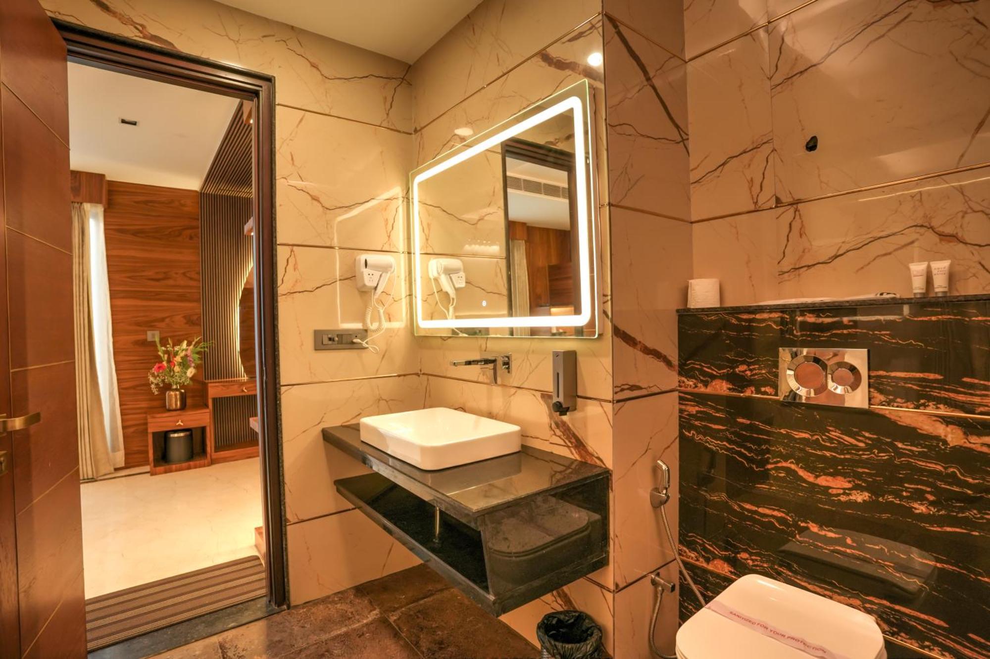 Rj Hotel - Managed By Atithi House Greater Noida Εξωτερικό φωτογραφία