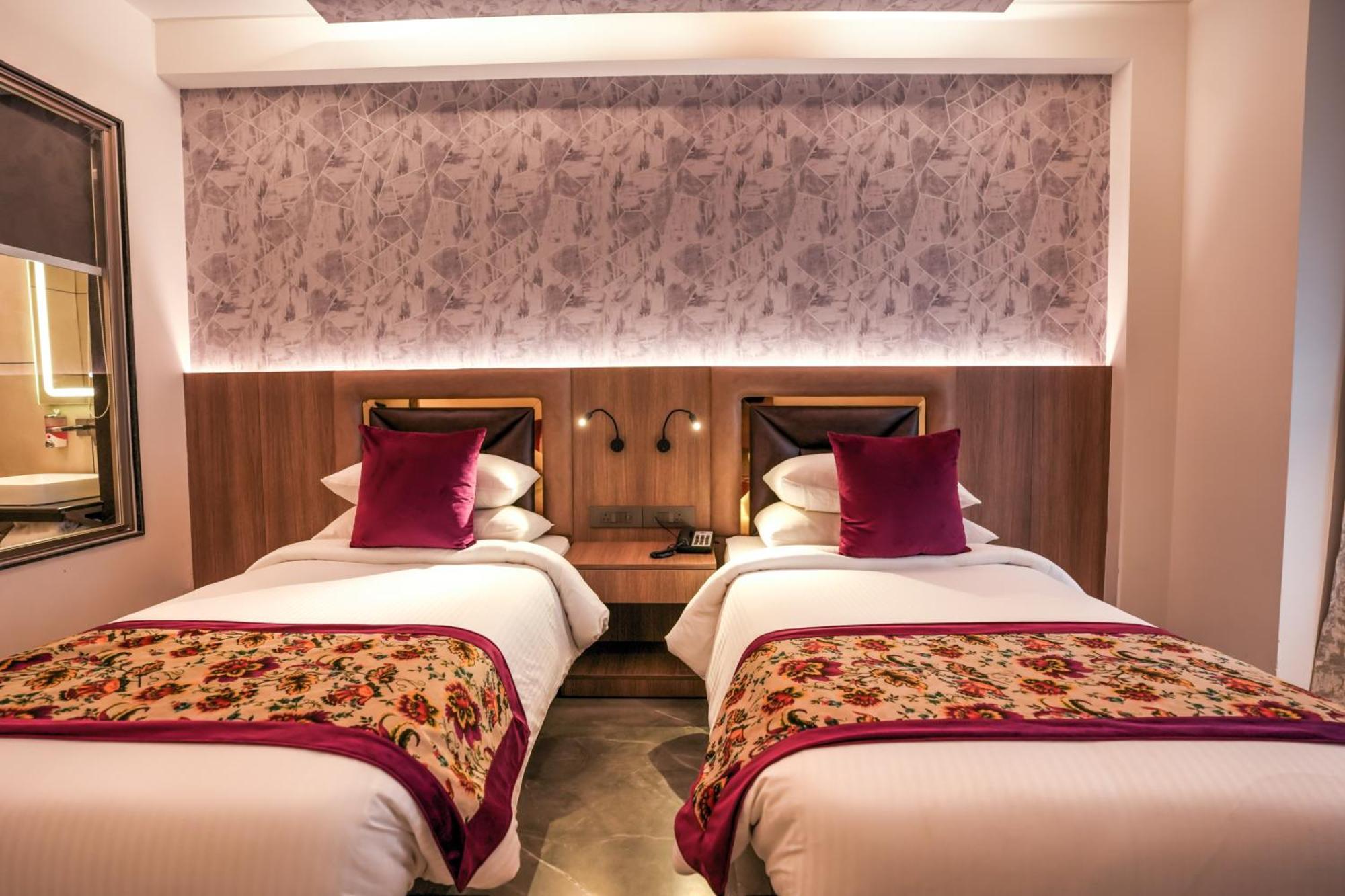 Rj Hotel - Managed By Atithi House Greater Noida Εξωτερικό φωτογραφία