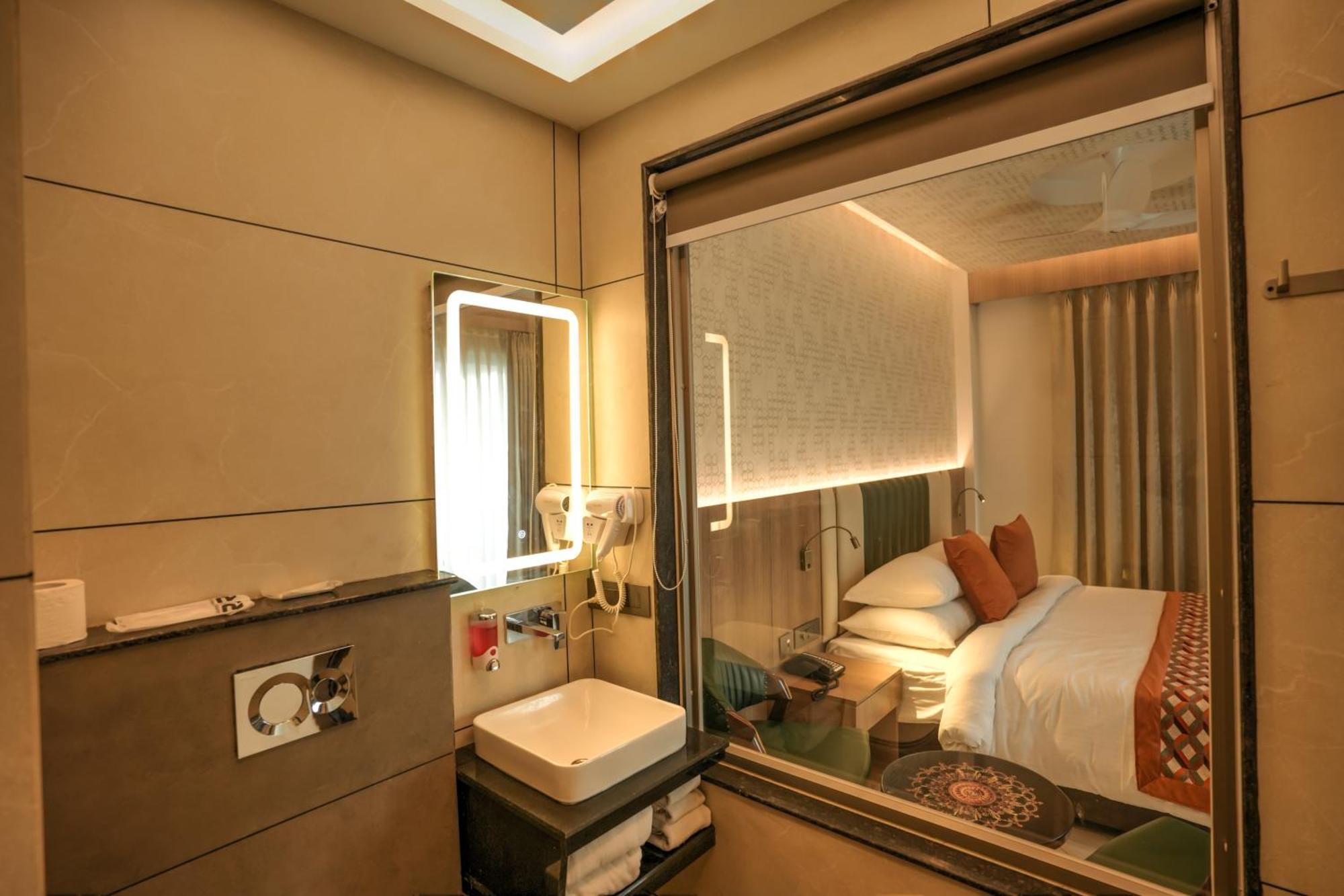 Rj Hotel - Managed By Atithi House Greater Noida Εξωτερικό φωτογραφία