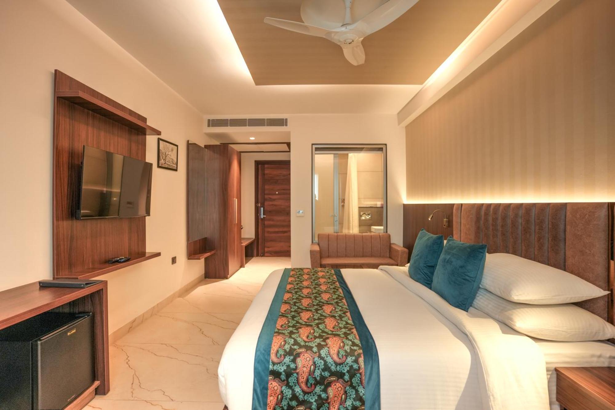 Rj Hotel - Managed By Atithi House Greater Noida Εξωτερικό φωτογραφία