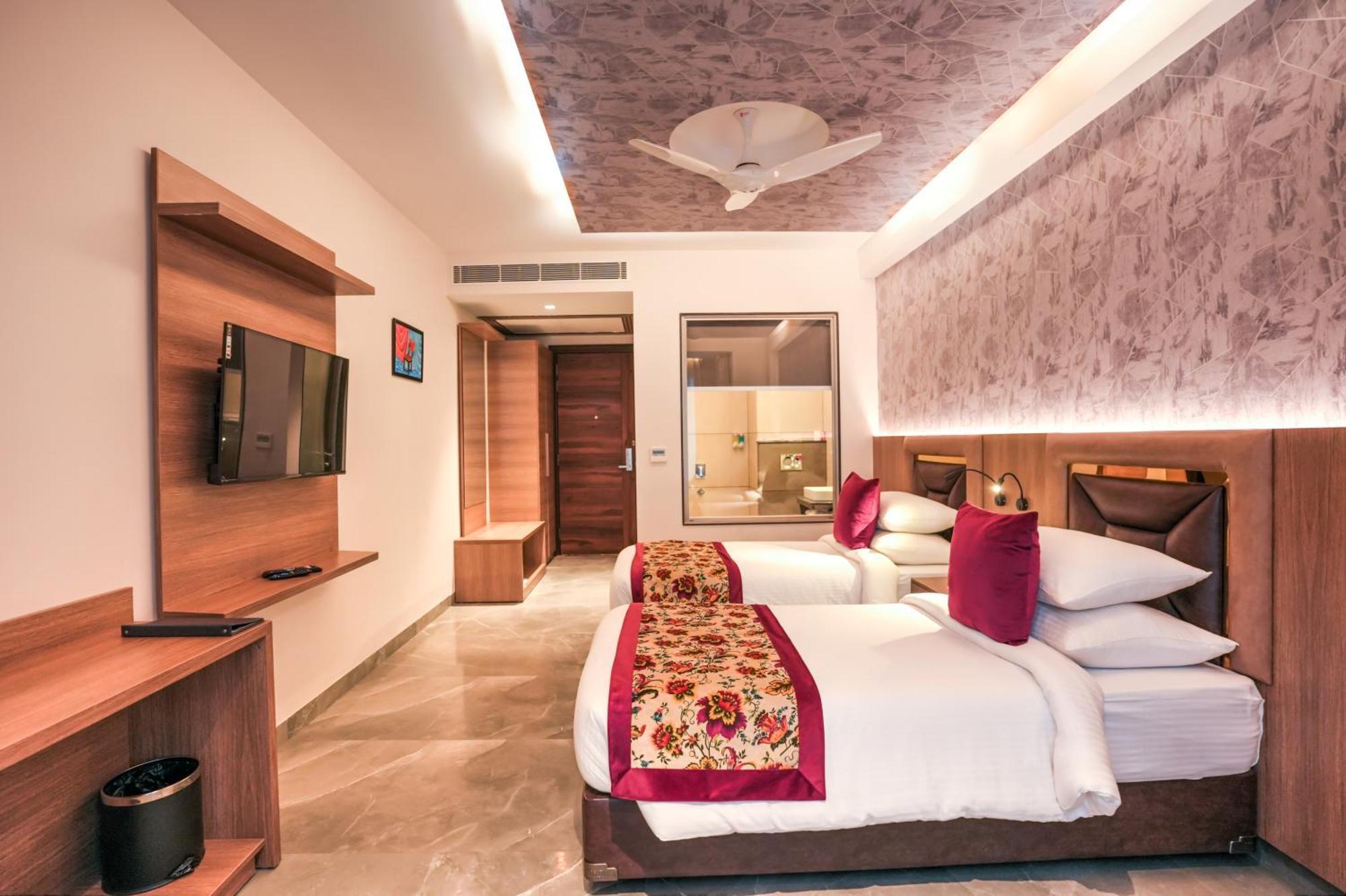 Rj Hotel - Managed By Atithi House Greater Noida Εξωτερικό φωτογραφία