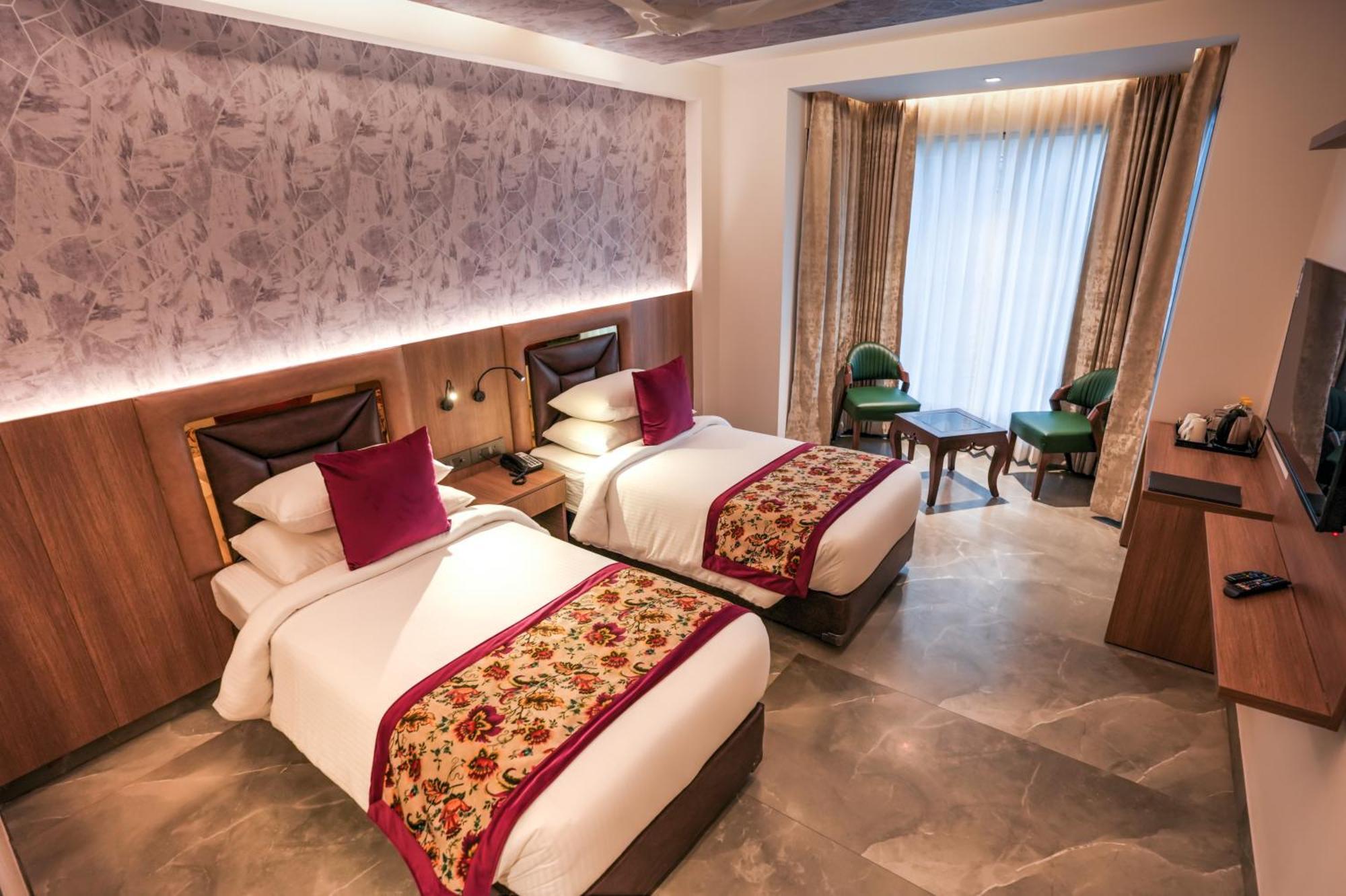Rj Hotel - Managed By Atithi House Greater Noida Εξωτερικό φωτογραφία