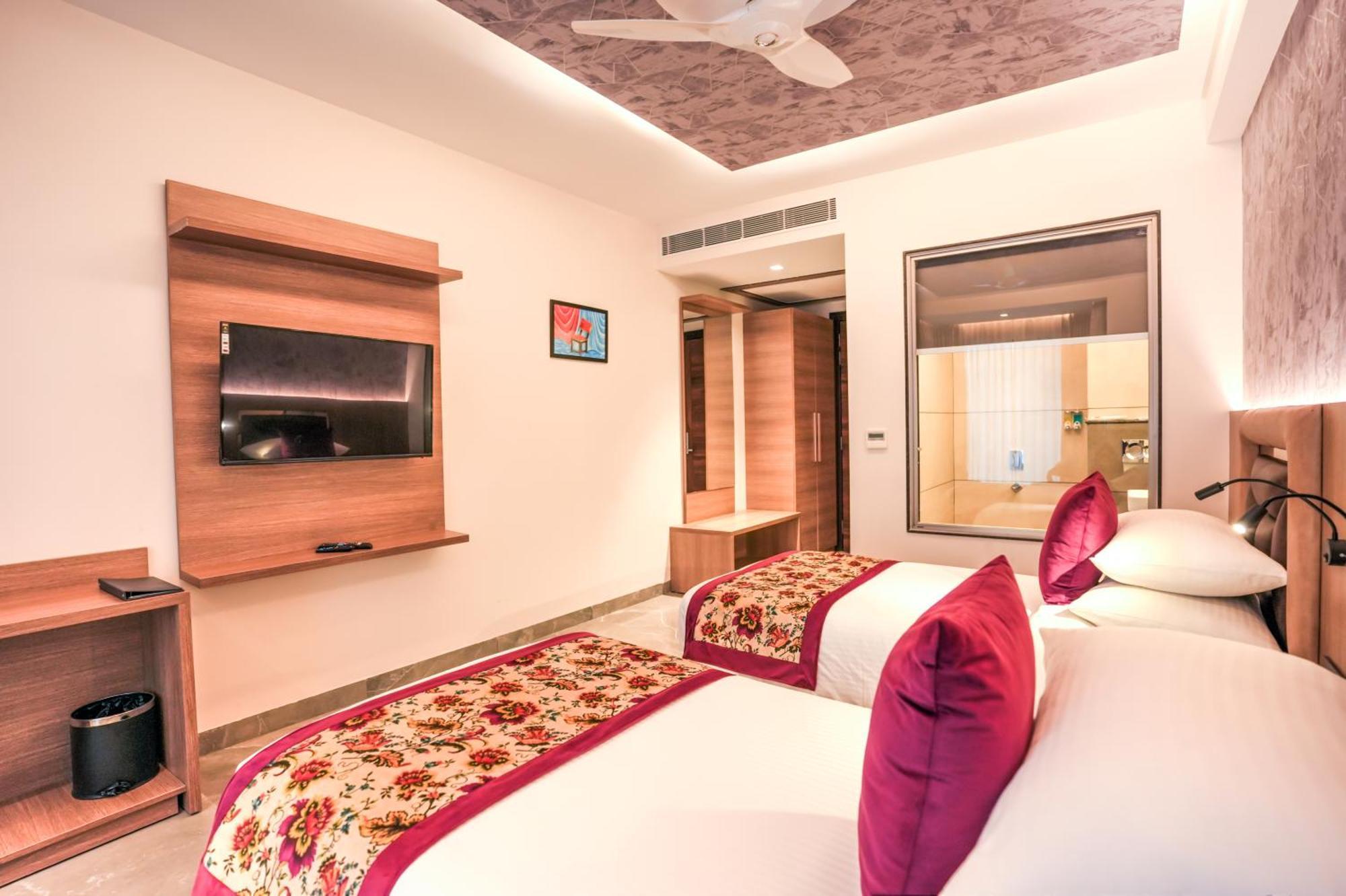 Rj Hotel - Managed By Atithi House Greater Noida Εξωτερικό φωτογραφία