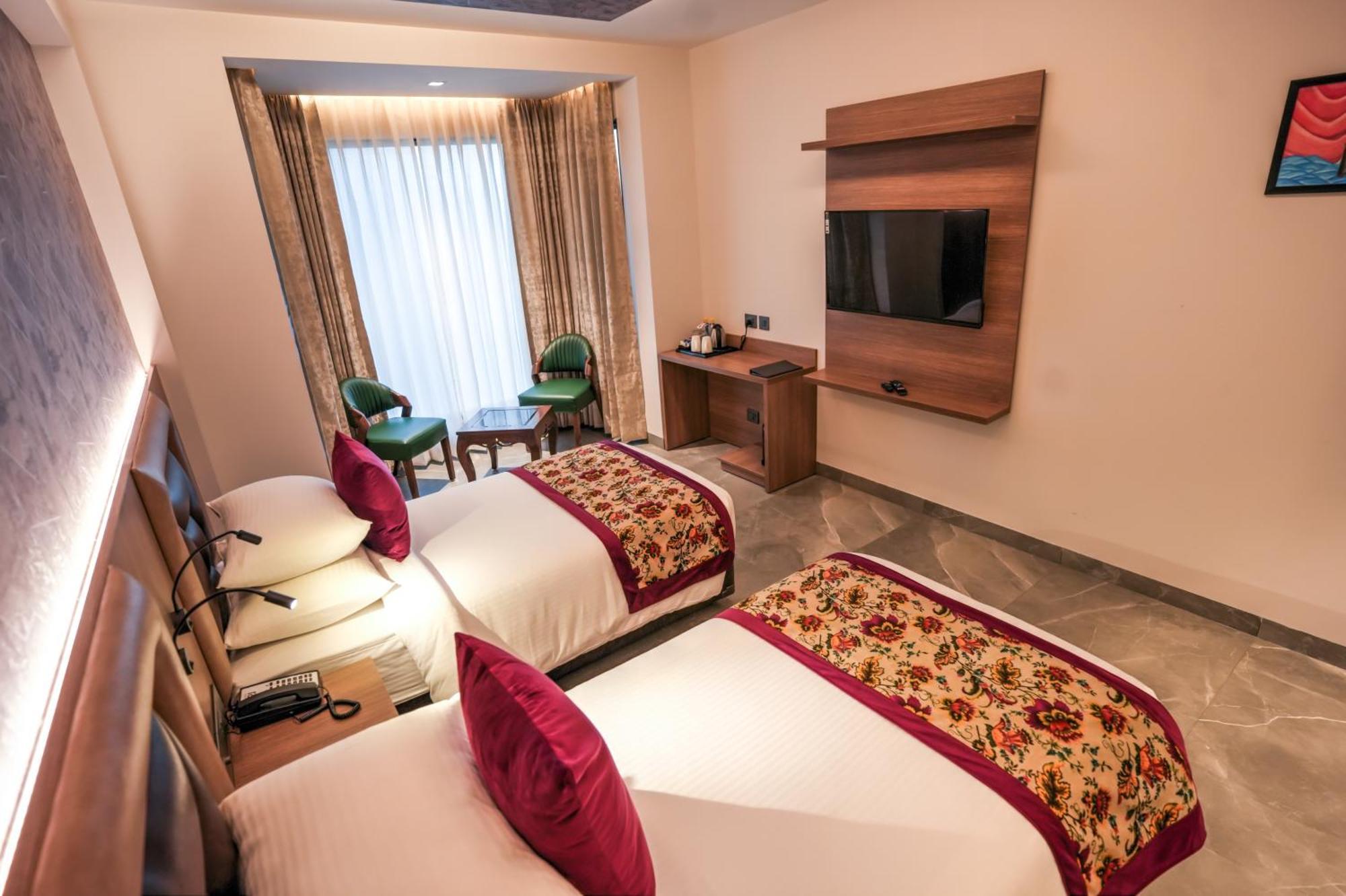 Rj Hotel - Managed By Atithi House Greater Noida Εξωτερικό φωτογραφία
