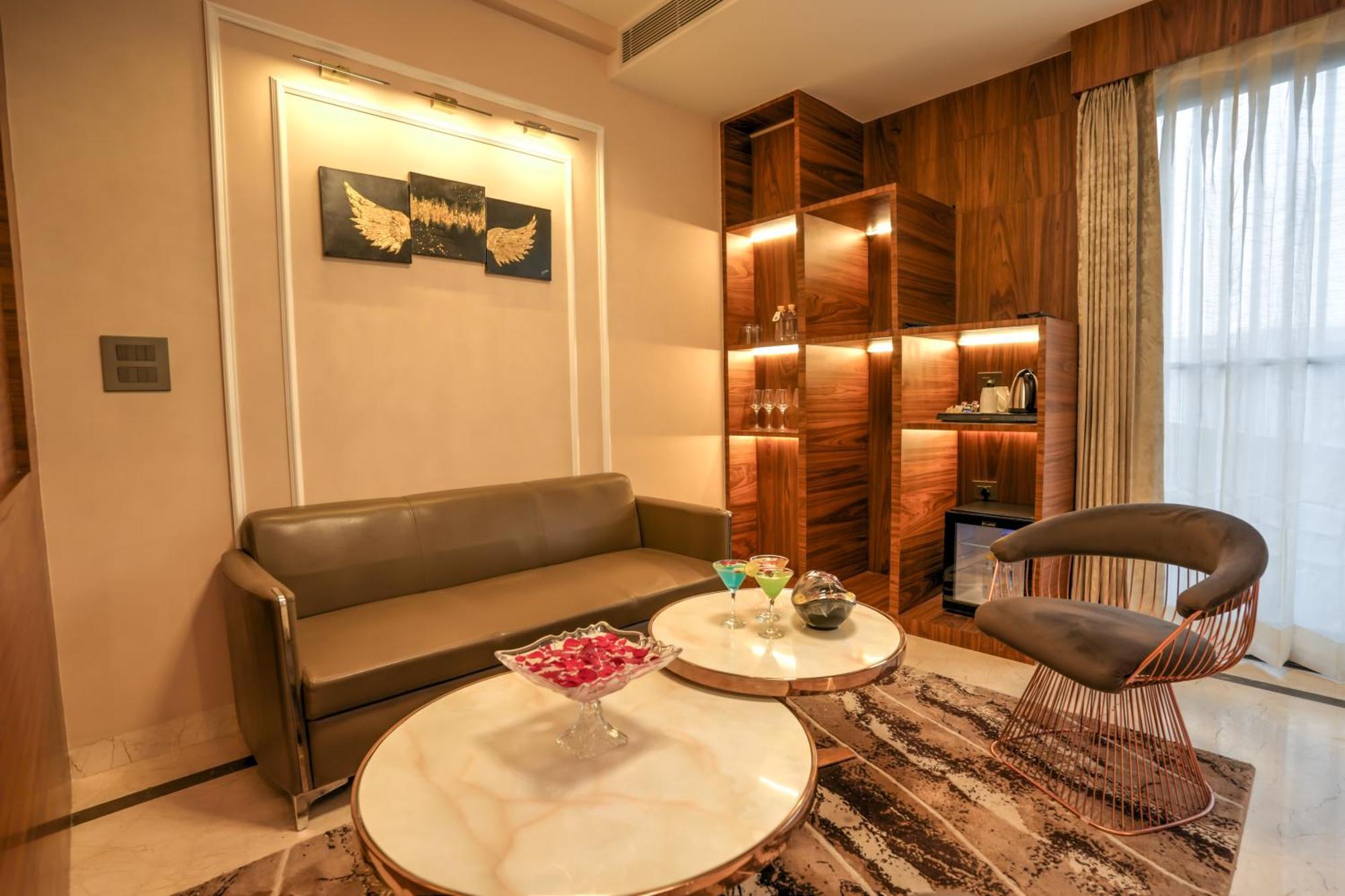 Rj Hotel - Managed By Atithi House Greater Noida Εξωτερικό φωτογραφία